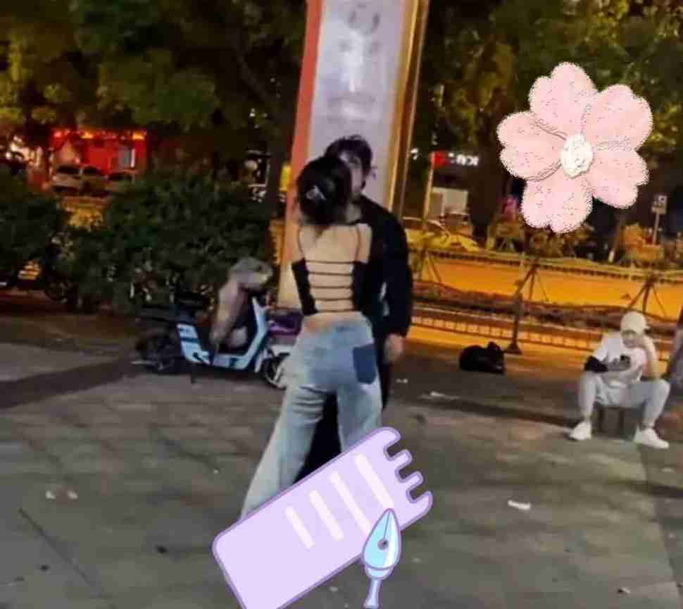 丈夫经常夜不归宿妻子大街上动手失声痛哭我哪里满足不了你 配图2