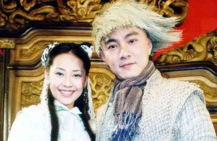 张卫健妻子息影7年近况曝光住北京5000尺豪宅脸蛋圆润幸福肥 配图6