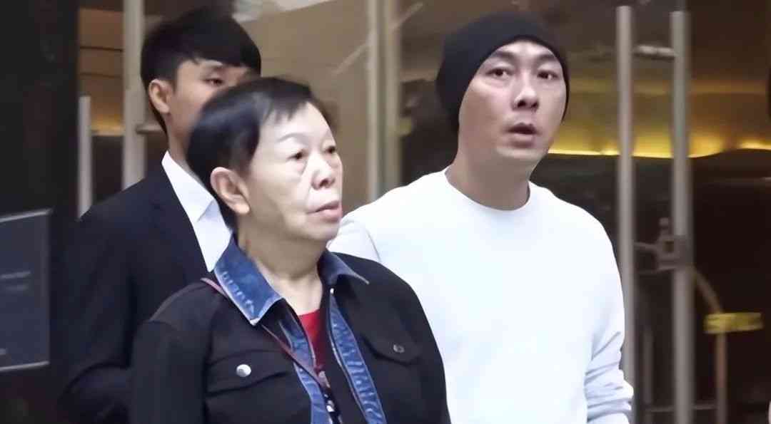 张卫健妻子息影7年近况曝光住北京5000尺豪宅脸蛋圆润幸福肥 配图11