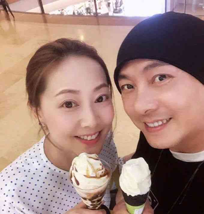 张卫健妻子息影7年近况曝光住北京5000尺豪宅脸蛋圆润幸福肥 配图8