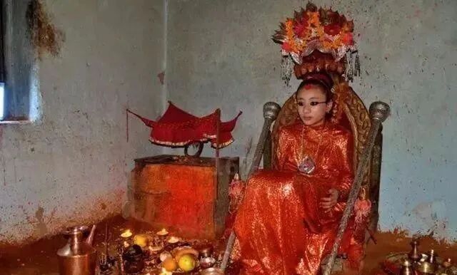 印度高僧享用圣女是真的吗印度圣女的真实生活曝光令人不寒而栗 配图3