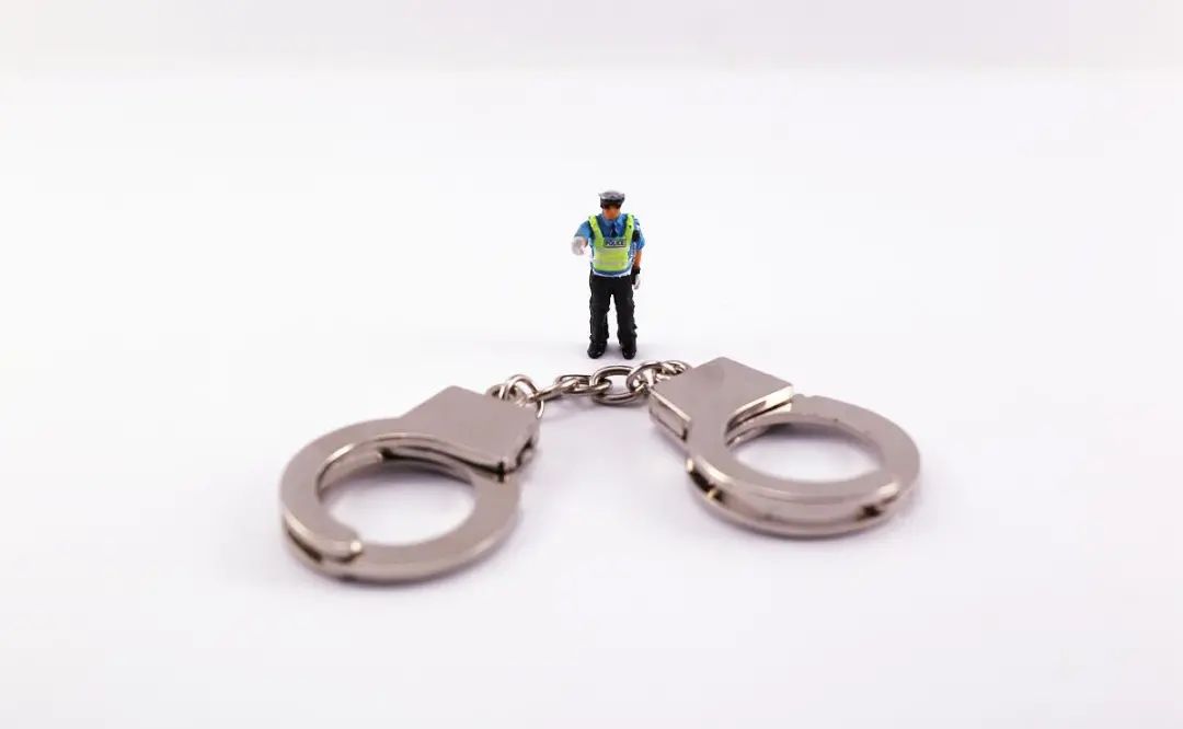 一妻子趁娃上课出轨开房丈夫捉奸现场不堪她穿情趣内衣 配图5