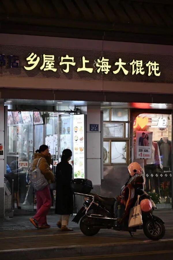 一家人都出现幻觉只因一次嫖娼这女人好阴险啊谁能想到他是这样的继父 配图37