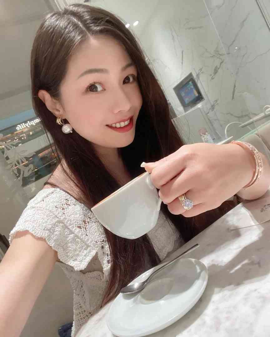 香港最强爷孙恋72岁TVB老戏骨宣布36岁女友获全部家产 配图8