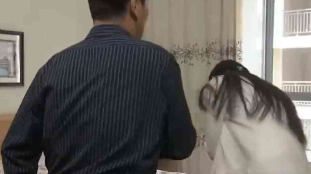 武大校花嫁非洲丈夫被迫轮流接客50岁父亲解救失败后自缢 配图2