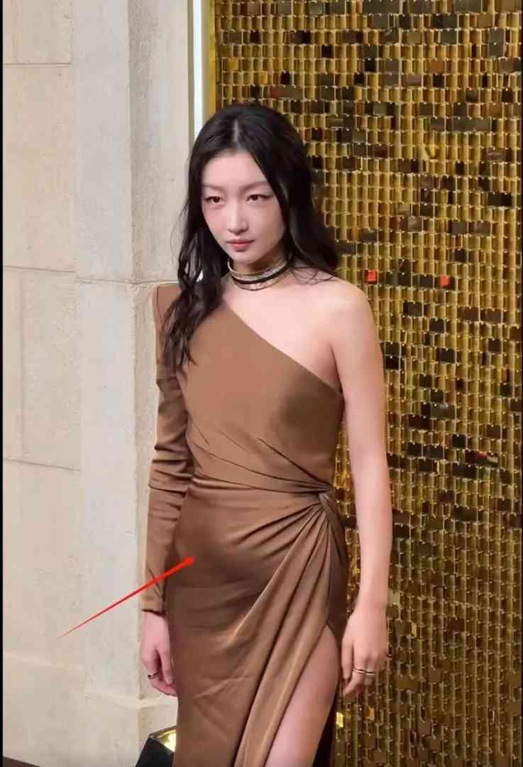 上海这夜李冰冰脱妆魏大勋真空却都败给了大着肚子的周冬雨 配图5