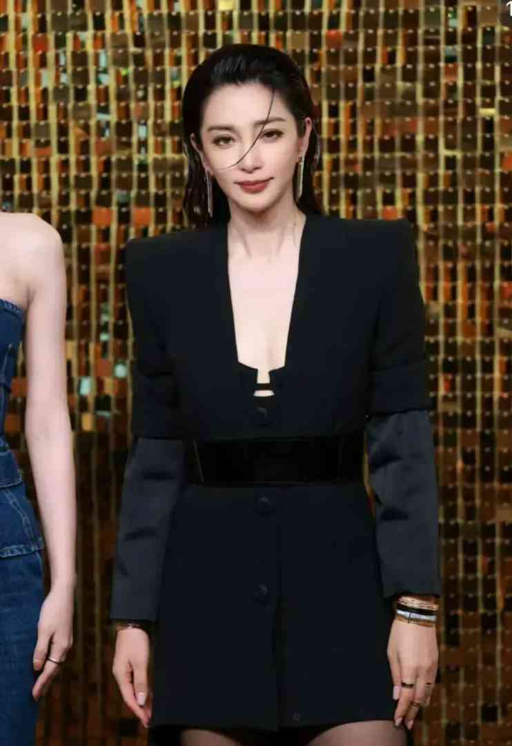 上海这夜李冰冰脱妆魏大勋真空却都败给了大着肚子的周冬雨 配图12