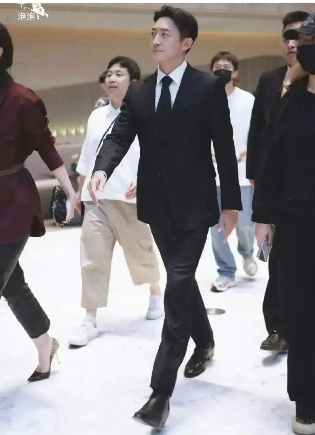 上海这夜李冰冰脱妆魏大勋真空却都败给了大着肚子的周冬雨 配图27