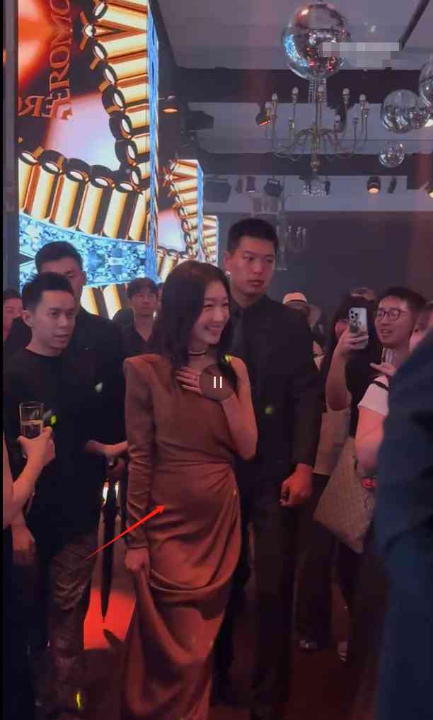 上海这夜李冰冰脱妆魏大勋真空却都败给了大着肚子的周冬雨 配图7